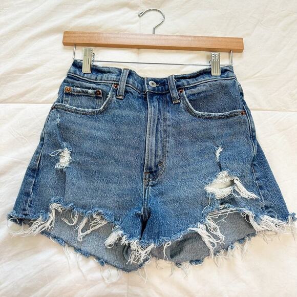 Abercrombie & Fitch Curve Love High Rise Mom Short Distressed Denim Size 25/0 - Picture 6 of 9